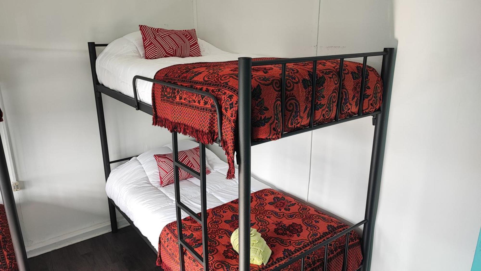 Hostel Kuntur ปวยร์โตนาตาเลส ภายนอก รูปภาพ