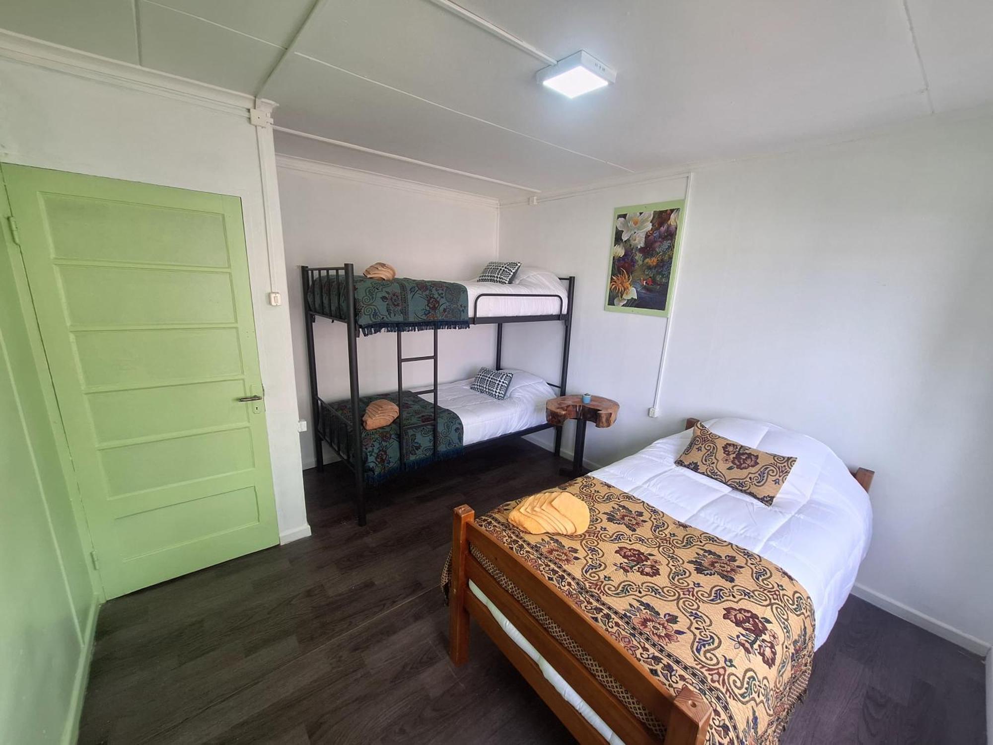 Hostel Kuntur ปวยร์โตนาตาเลส ภายนอก รูปภาพ