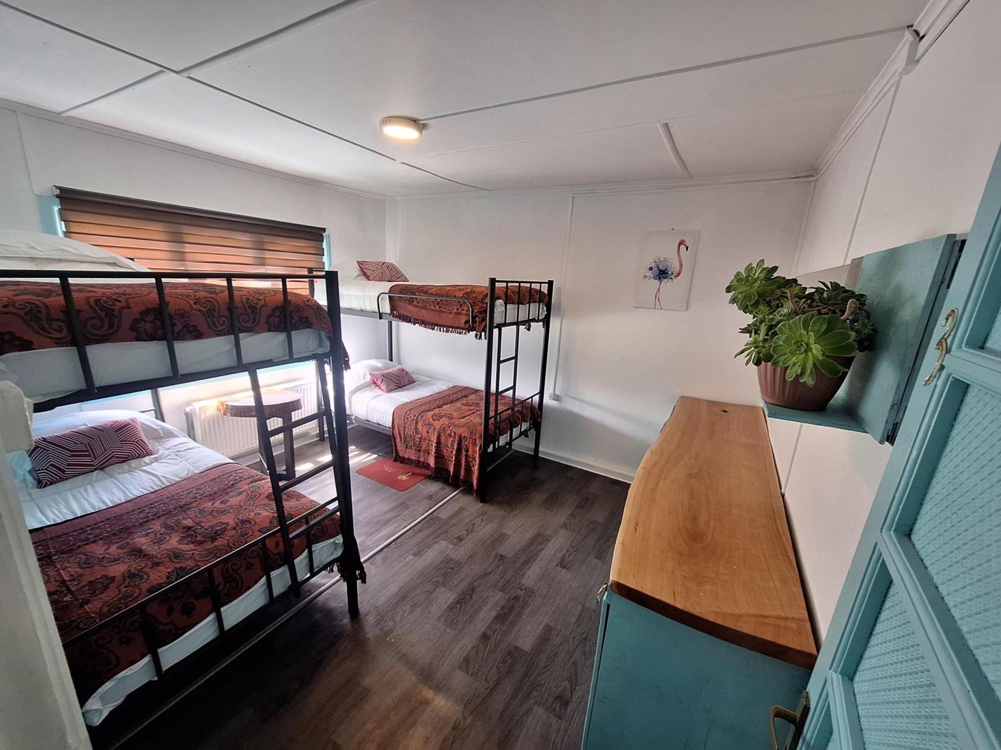 Hostel Kuntur ปวยร์โตนาตาเลส ภายนอก รูปภาพ